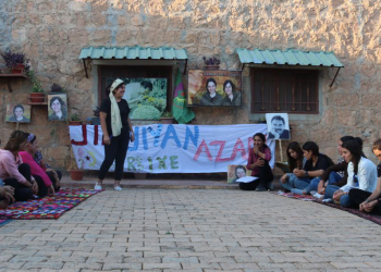 Yekîtiya Jinên ciwan ên Kobanê Xwendawendên Azadîyê bi bîranîn