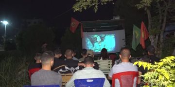 Ciwanên Şoreşger li Qamişloyê Şehîd Sara Tolhildan û Rûken Zelal bi bîranîn