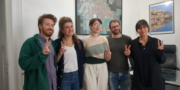 Heyeta enternasyonalîst der barê serpêhatiyên xwe yên di binçavkirinê de civîneke çapemeniyê li dar xist