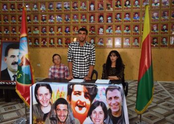 Ji malbatên şehîdan re li ser komployê civînek hate lidarxistin