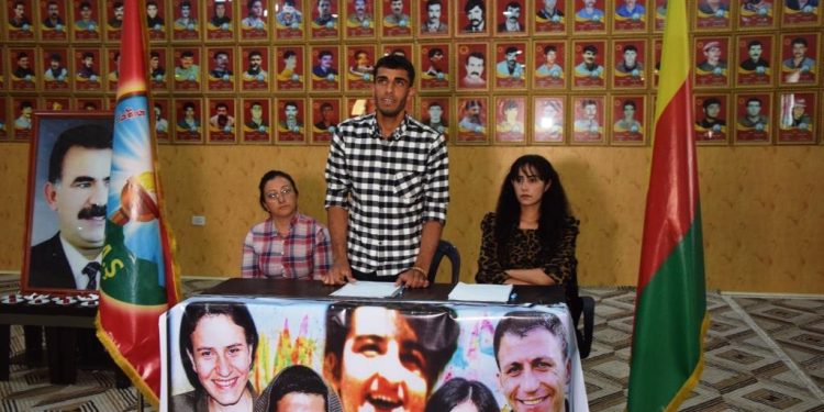 Ji malbatên şehîdan re li ser komployê civînek hate lidarxistin