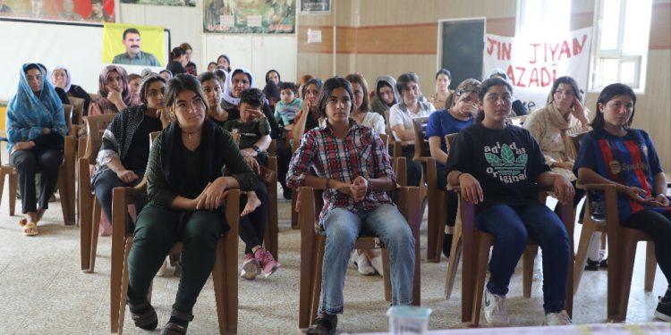 Jinên Ciwan ên Şengalê der barê komploya 9’ê Cotmehê civînek li dar xistin