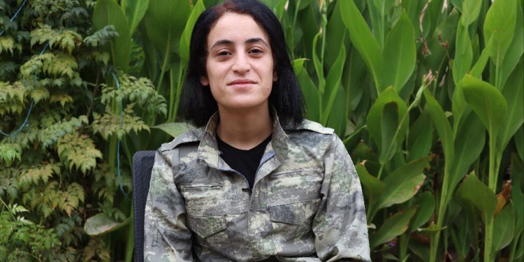 Fermandara YPJ: Emê destkeftiyên Şoreşa Jin biparêzin