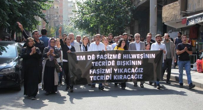 Li Amedê komploya navneteweyî ya 9’ê Cotmehê tê şermezarkirin