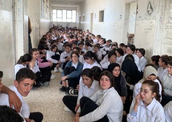 Li Dêrîkê ji sedan xwendekar re semînerekî ser komploya 9’ê Cotmehê