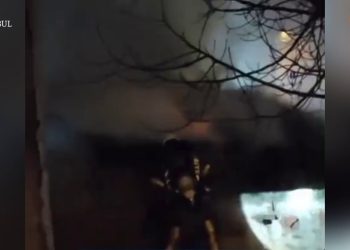 Yekîneyên YCWK’ê mala ku tiryak lê dihat firotin şewitandin