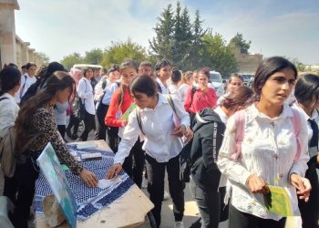 Jinên Ciwan li hemberî komploya navdewletî fikrên Rêber APO belav dikin