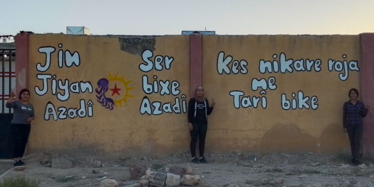 Yeketiya Jinên Ciwan ya Kobanê: “Kes nikare roja me tarî bike!”