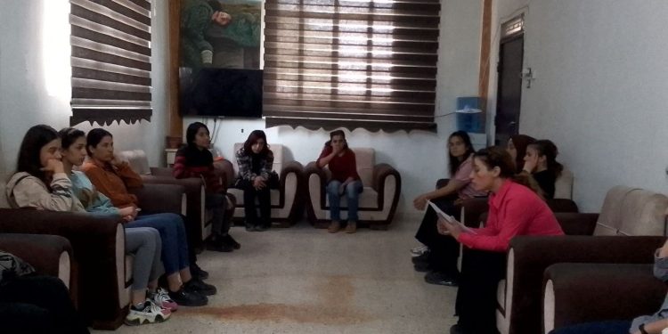 Yekitîya Jinên Ciwan ya herema Fîratê nameyên tabura nemiran xwend