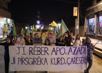 Jinên Ciwan li Hesekê Meşek li darxistin