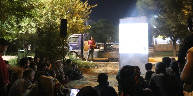 Ciwanên Reqaye derbare Komploye navnetewî sinevziyonê peşkeş kirin