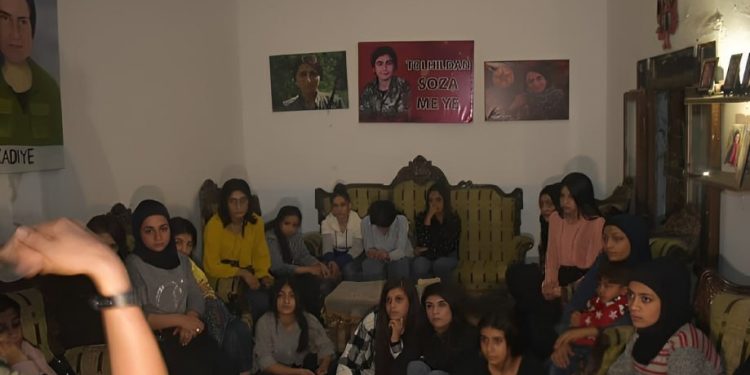 Jinên Ciwan lehenga Sehîd Berîtan bibîranîn