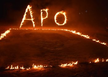 Jinên Ciwan li Kobane ‘Pengava Azadiyê’ silav dikir