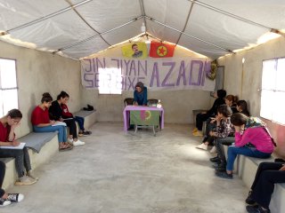 Yekîtiya Jinên Ciwan ya Kampa Berxwedan perwerdeyek tenduristiyê da