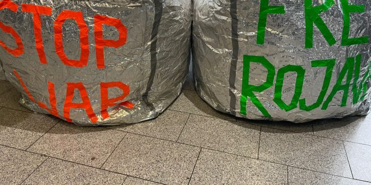 Li Balafirgeha Frankfurtê protesto: li dijî sûcên şer ên dewleta Tirk, Xwepêşandanên Kurdistanê biparêzin