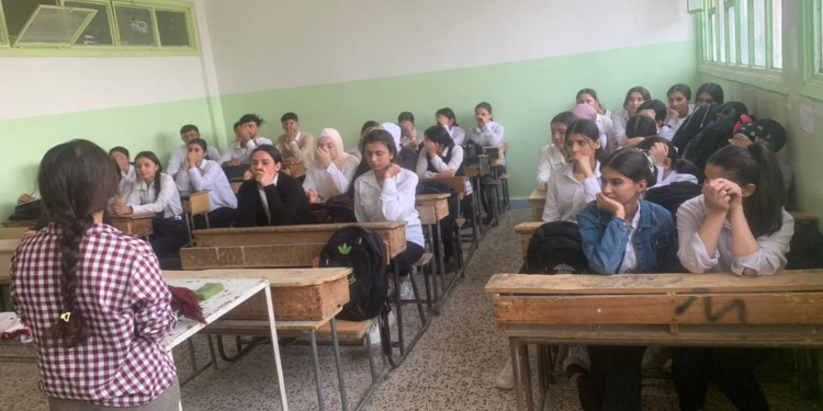 Yekitîya Jinên Ciwan ji bo xwendekaran semînerek li dar xist