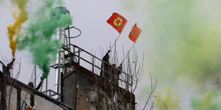 Kurd û dosten xwe li dijî qedexeya li ser PKK’ê dadikevin qadan