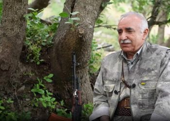 Karayilan: Gelê Kurd bi têkoşîna gerîla rabû ser xwe