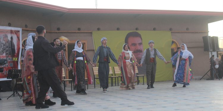 Li Qamişlo bi hezaran gel salvegera PKK pîroz kirin