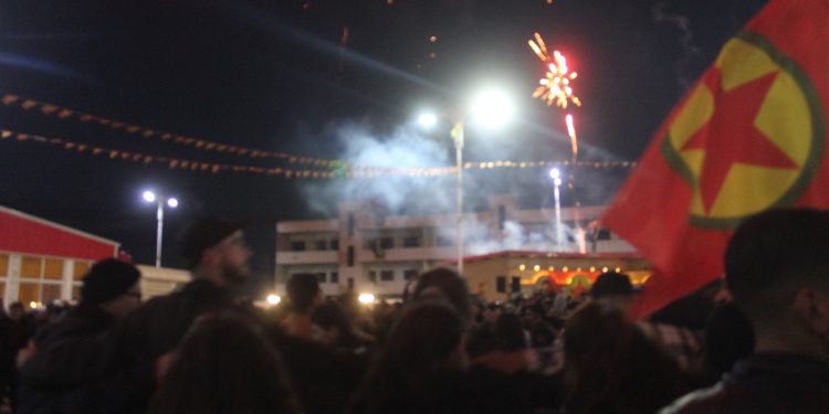 Li Qamişlo bi hezaran gel salvegera PKK pîroz kirin