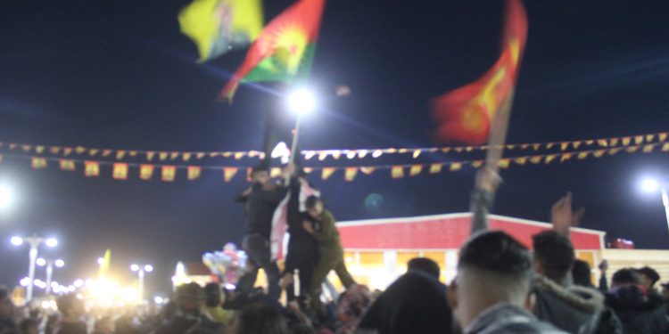 Li Qamişlo bi hezaran gel salvegera PKK pîroz kirin