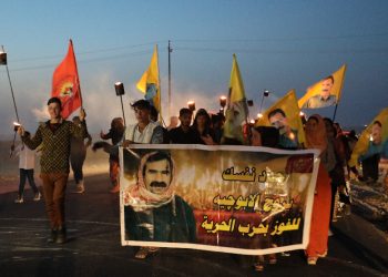 Ciwanên Erêb ên Şengalê bi meşeleyan meşek li dar xistin