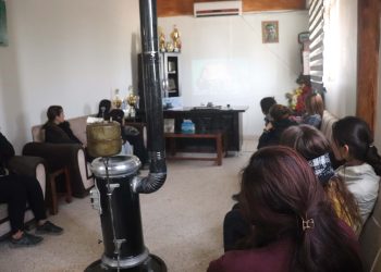 Jinên Ciwan ên Kobanê sînevîzyonekî li ser Şehîd Vejîn Jiyan temaşe kirin