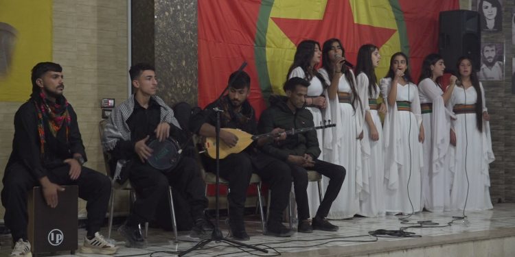 Ciwanên Qamişlo bi şahîyekî salvegera PKK pîroz kirin