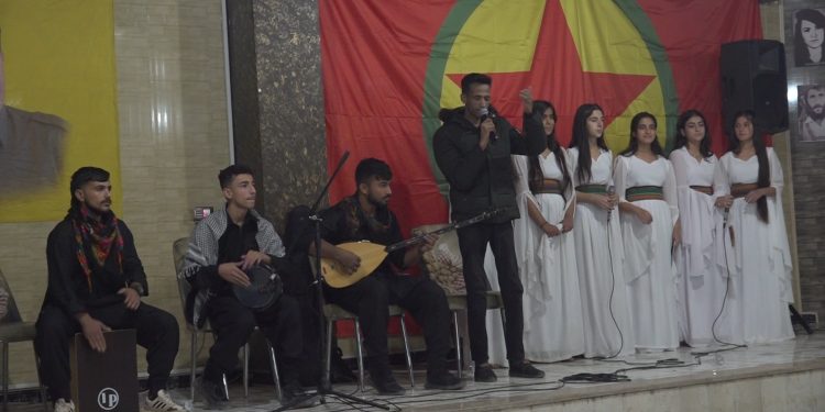 Ciwanên Qamişlo bi şahîyekî salvegera PKK pîroz kirin