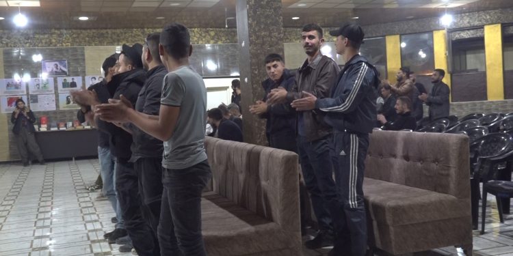 Ciwanên Qamişlo bi şahîyekî salvegera PKK pîroz kirin