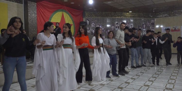 Ciwanên Qamişlo bi şahîyekî salvegera PKK pîroz kirin