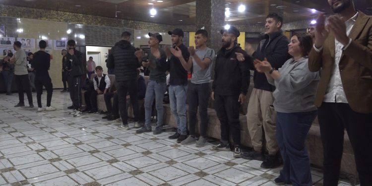 Ciwanên Qamişlo bi şahîyekî salvegera PKK pîroz kirin