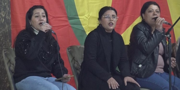 Ciwanên Qamişlo bi şahîyekî salvegera PKK pîroz kirin