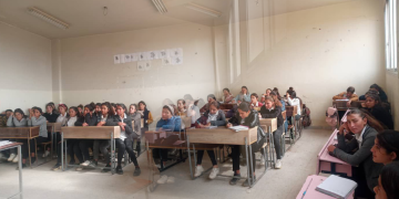 Jinên Ciwan ji xwendekar re rastîyê Rêber Apo û rastîya jinê didin nasîn