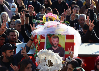 Ciwanê Mexmûrê ya şehîd Feryat Buldan hate oxirkirin