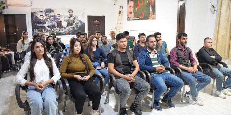 Ciwanên li bajarê Dêrikê semîner li ser fîzîkî azadkirina Rêber APO lidarxistin