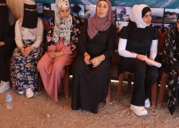 Li Dêrazor li ser pirsgirekên jinên ciwan civînek hat li darxistin