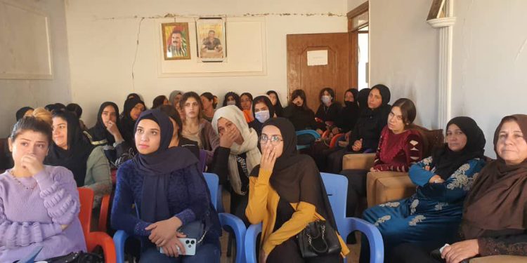 Jinên Ciwan ên Dêrîk li ser hemleya azadîya Rêber Apo semînerek dan