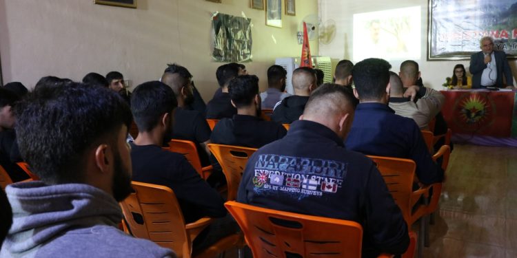 Ciwanên Qamişlo Komxebatekî li ser Civaka Exlaqî û Polîtîk li darxistin