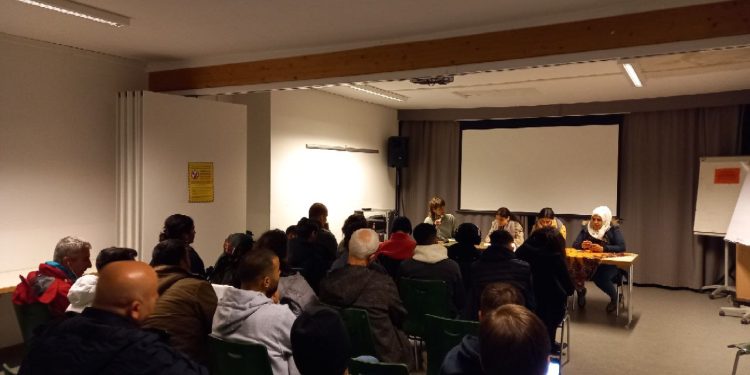 Ciwanên Rojava li Munih rolê xwe di şoreşê de didin nasîn