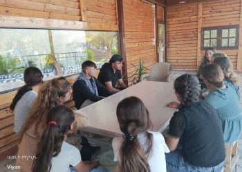 Yekîtiya Jinên Ciwan ên Kobanê êrişa li dijî navenda ciwanan a Minbicê şermezar kir