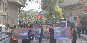 Ciwanên Minbicê li dijî êrîşên dagirkerîyê meşek girseyî darxistin