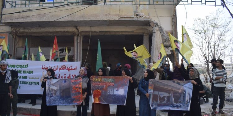 Ciwanên Minbicê li dijî êrîşên dagirkerîyê meşek girseyî darxistin