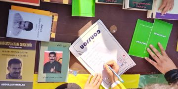 Jinên Xwendekarên Kobanê: “Rêber Apo azadî da me”