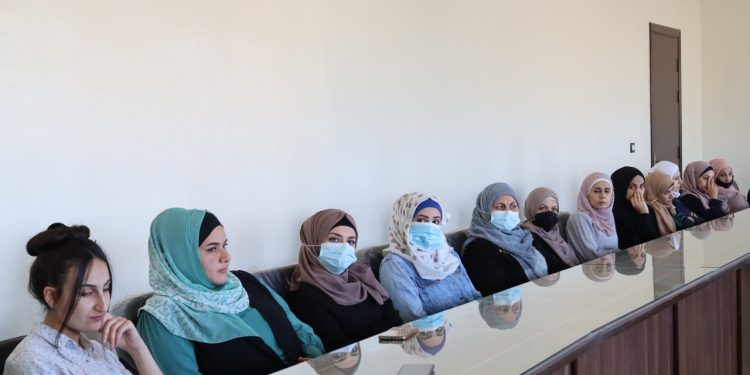 Li Tepqa ye Jinên Ciwan li ser Zayendperestiya Civakî niqaş kir