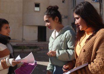 Yekitîya Jinên Ciwan li Kobanê belavok li ser şideta hemberî Jin belav kirin