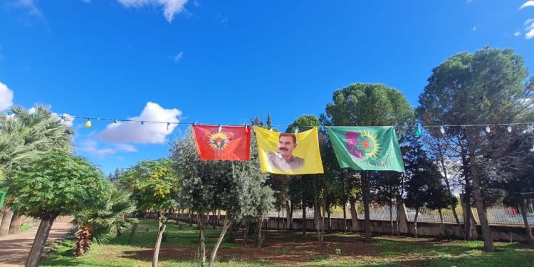 Jinên Ciwan ên Dêrîkê li ser jiyan û tekoşîna Rêber Apo pêşengehekî li darxistin