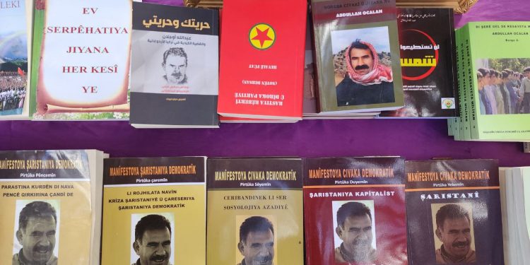 Jinên Ciwan ên Dêrîkê li ser jiyan û tekoşîna Rêber Apo pêşengehekî li darxistin