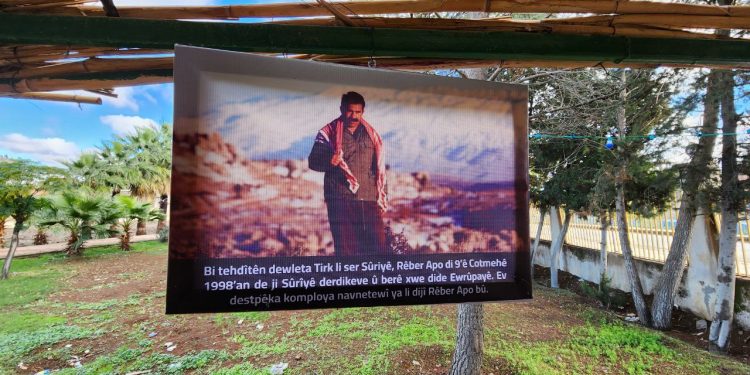 Jinên Ciwan ên Dêrîkê li ser jiyan û tekoşîna Rêber Apo pêşengehekî li darxistin