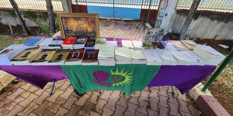 Jinên Ciwan ên Dêrîkê li ser jiyan û tekoşîna Rêber Apo pêşengehekî li darxistin